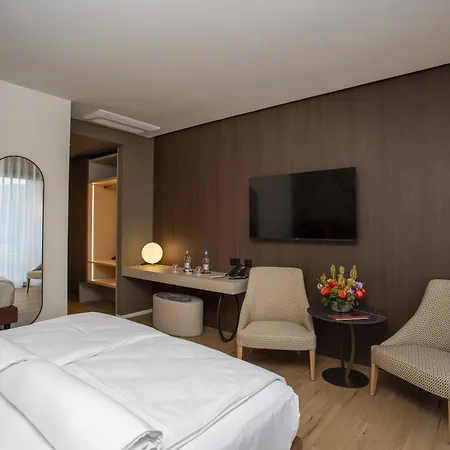 Continental Golf Hotel